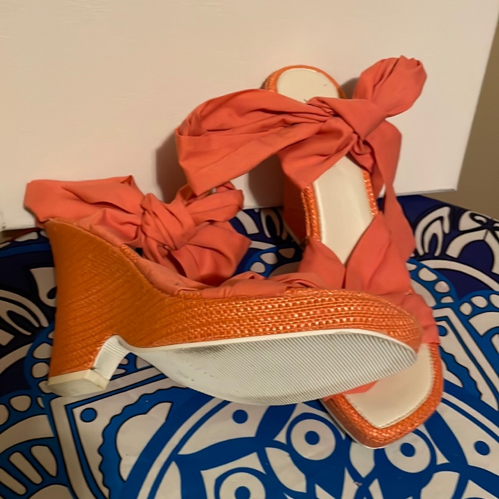 Cute wedges , summertime peach lace up ,size 8 barely worn